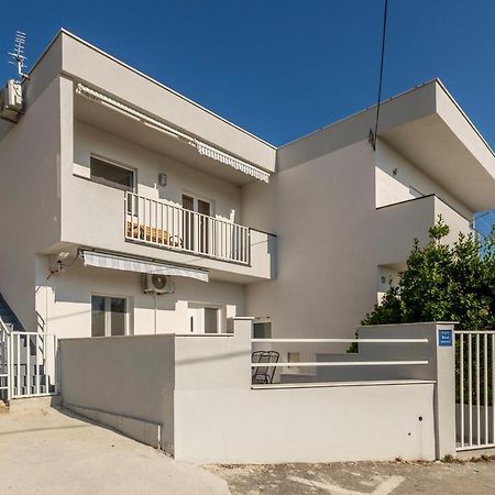 Апартаменти House With Private Pool Magdalena Подстрана Екстер'єр фото