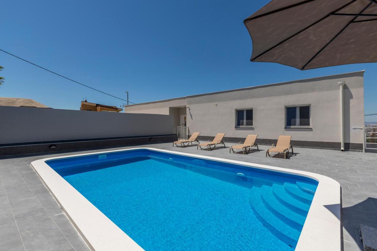 Апартаменти House With Private Pool Magdalena Подстрана Екстер'єр фото