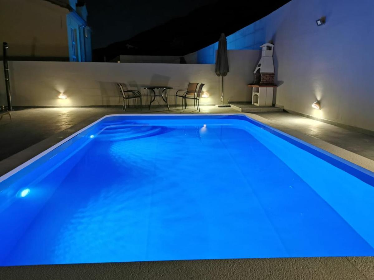 Апартаменти House With Private Pool Magdalena Подстрана Екстер'єр фото