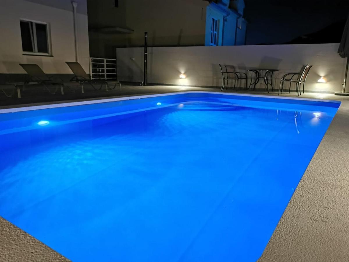Апартаменти House With Private Pool Magdalena Подстрана Екстер'єр фото